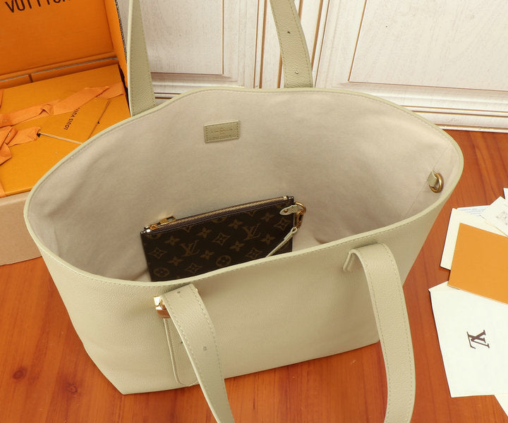 Bolsa Louis Vuitton Low Key Cabas MM