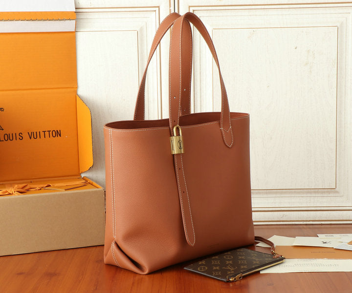 Bolsa Louis Vuitton Low Key Cabas MM