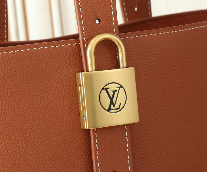 Bolsa Louis Vuitton Low Key Cabas MM