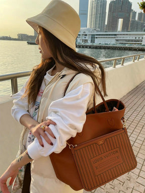 Bolsa Louis Vuitton Neverfull Inside Out MM Reversível